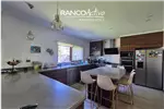  Venta  Casa en Valdivia  $502.054.400 UF12.200 